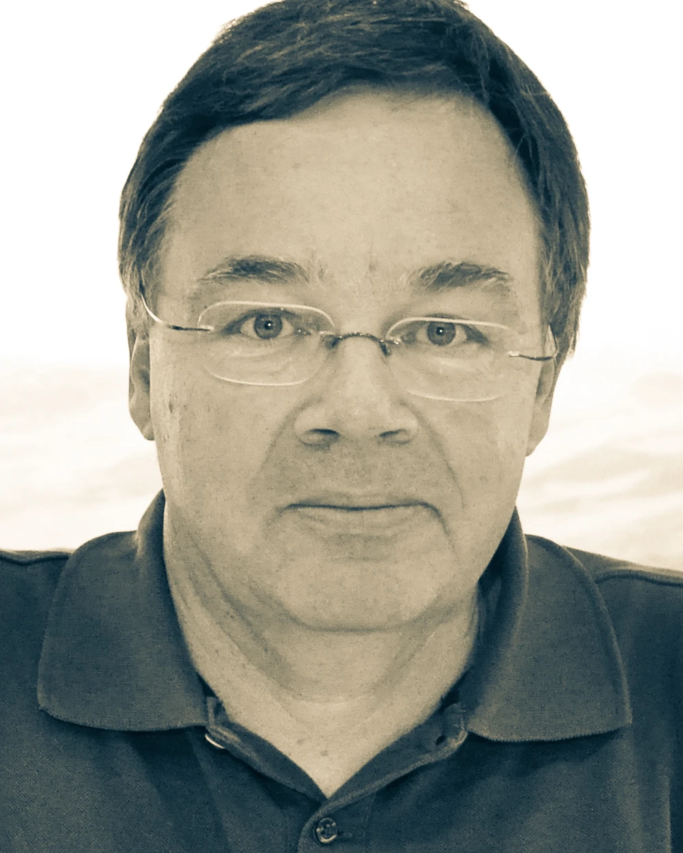 Ruedi Bruderer ist Journalist und Filmemacher. Er arbeitet bei Radiotelevisiun Svizra Rumantscha RTR.