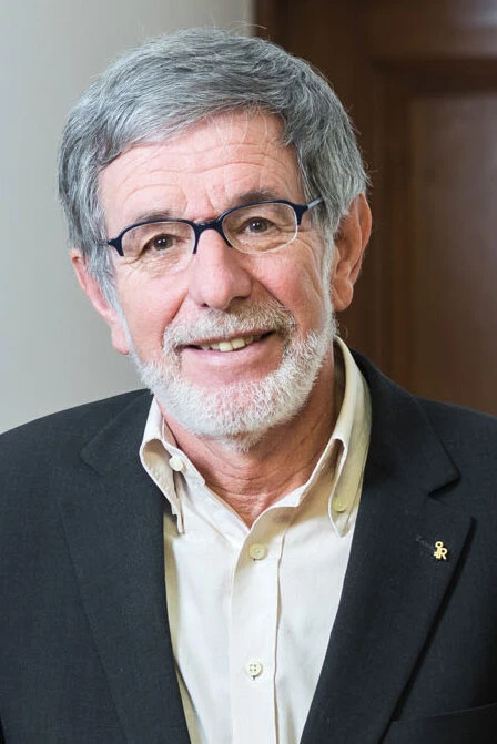 Johannes Flury ist Präsident der Lia Rumantscha und ehemaliger Rektor der Pädagogischen Hochschule Graubünden. Bild zVg